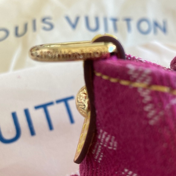 Louis Vuitton Fuchsia NEW PLEATY bag - Picture 8 of 9